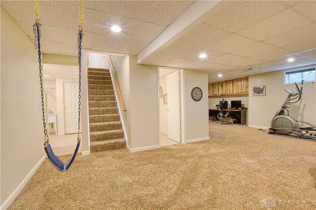 2466 Dewpoint Circle, Fairborn, Ohio image 21