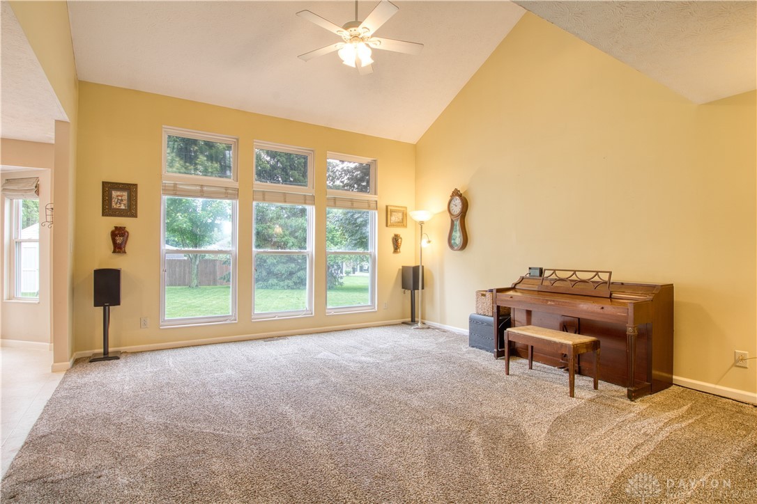 2466 Dewpoint Circle, Fairborn, Ohio image 7