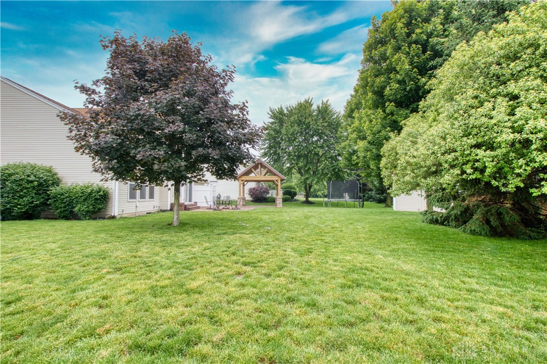 2466 Dewpoint Circle, Fairborn, Ohio image 28