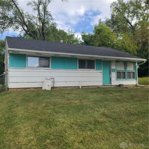 Photo of 762 Ernroe Drive, Dayton, OH 45417 (MLS # 943267)