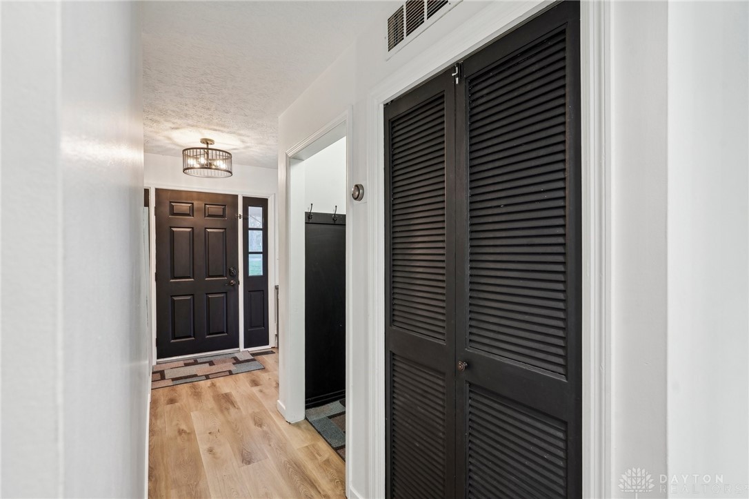 311 Windsor Park Drive, Dayton, Ohio image 9