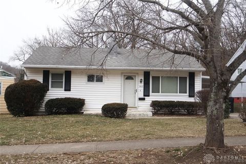 Photo of 2637 Firtree Court, Cincinnati, OH 45223 (MLS # 951301)