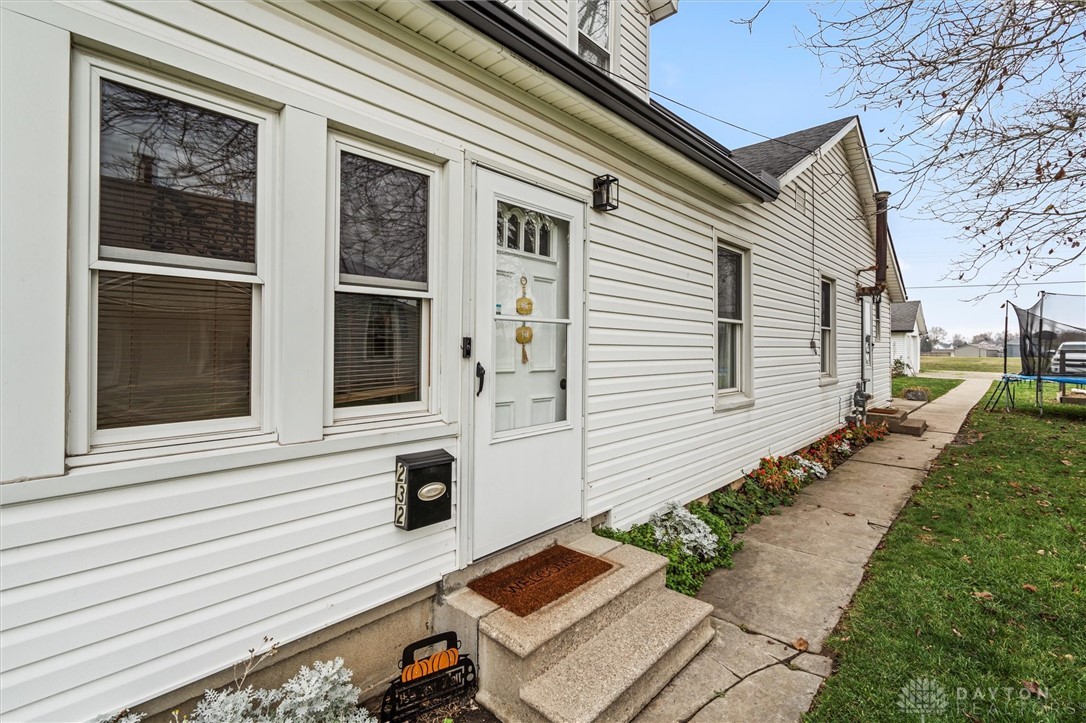232 E Smithfield Street, Bradford, Ohio image 4