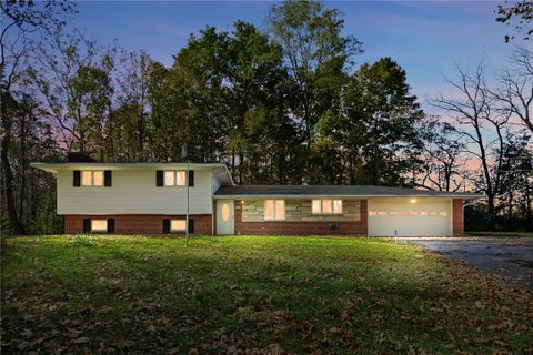 Photo of 9303 Taylorsville Road, Dayton, OH 45424 (MLS # 971589)