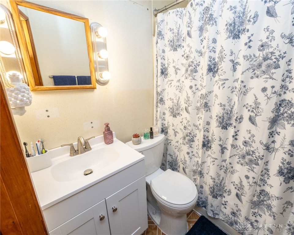 2516 Acorn Drive, Kettering, Ohio image 19