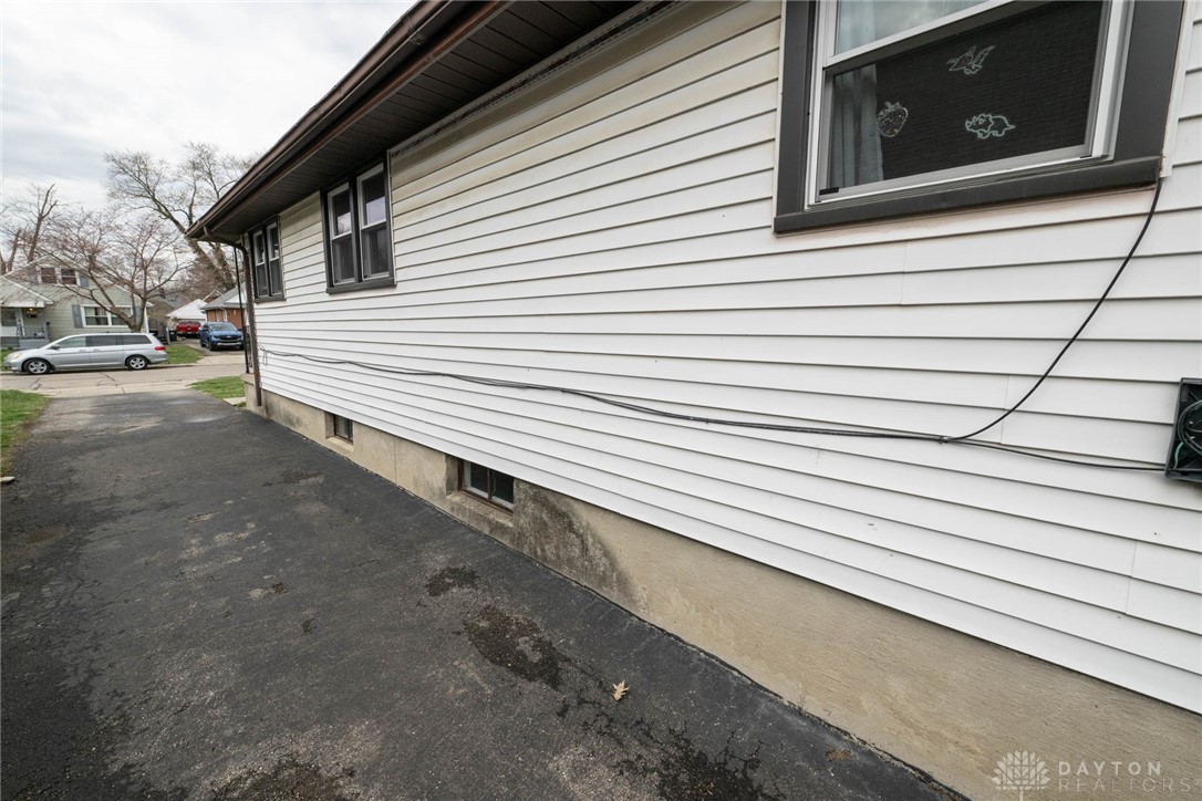 2516 Acorn Drive, Kettering, Ohio image 32