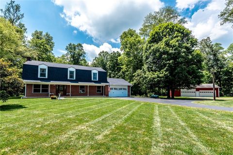 Photo of 1711 Mcclellan Road, Xenia, OH 45385 (MLS # 943007)