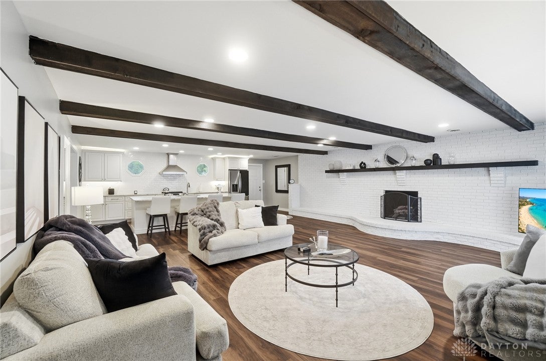 296 E Pike Street