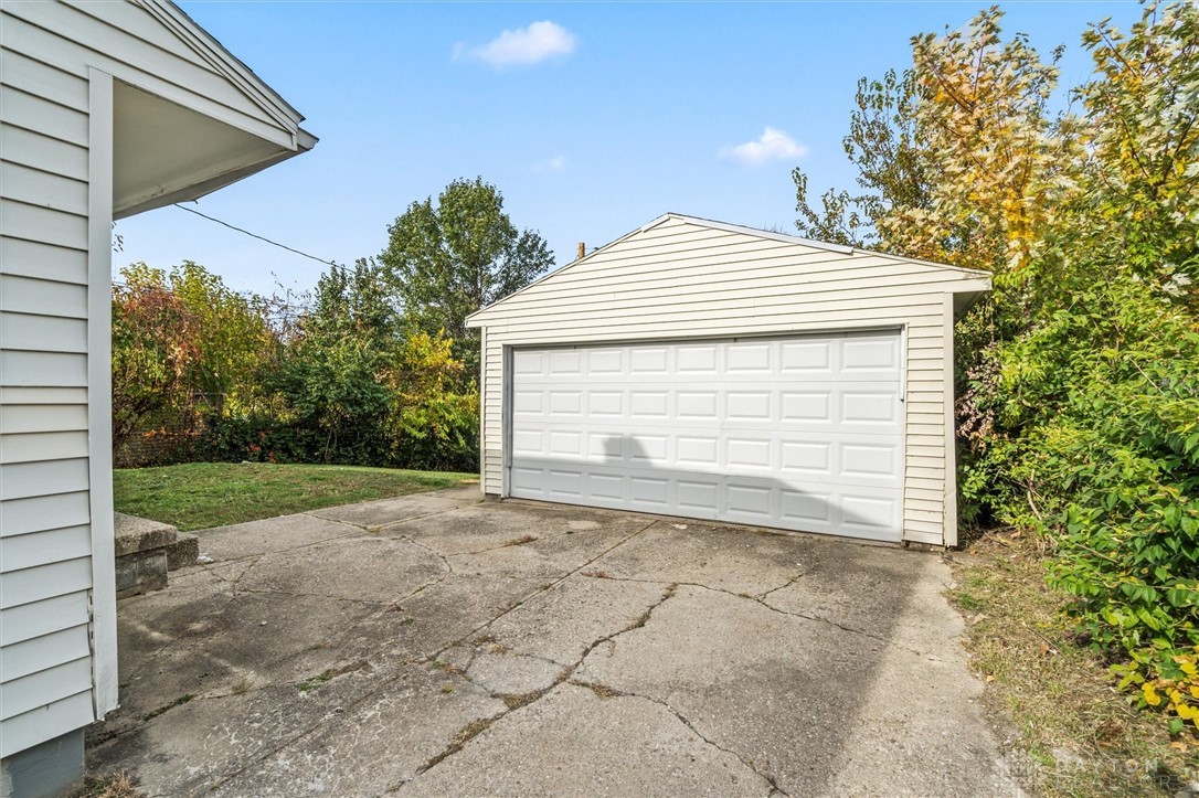 2473 E Dorothy Lane, Kettering, Ohio image 16