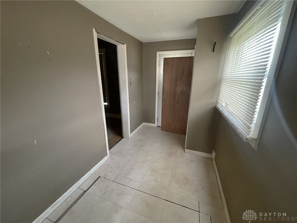 317 E Lock Street, Miamisburg, Ohio image 4