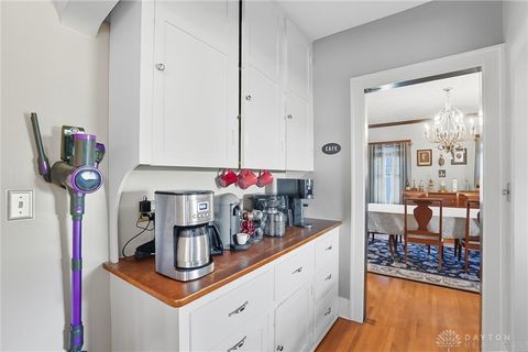 Tiny photo for 2002 N Fountain Boulevard, Springfield, OH 45504 (MLS # 945451)