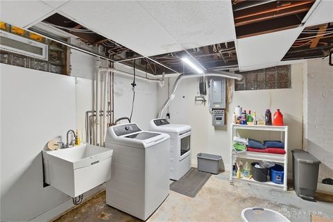 Tiny photo for 2002 N Fountain Boulevard, Springfield, OH 45504 (MLS # 945451)