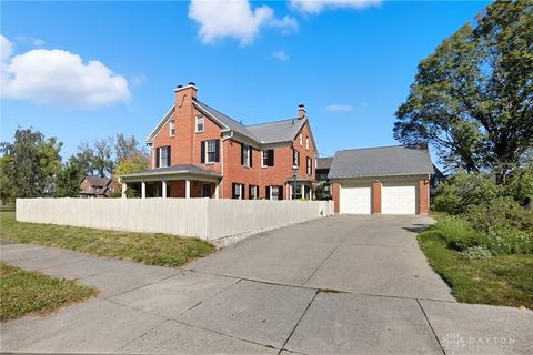 Tiny photo for 2002 N Fountain Boulevard, Springfield, OH 45504 (MLS # 945451)