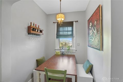 Tiny photo for 2002 N Fountain Boulevard, Springfield, OH 45504 (MLS # 945451)