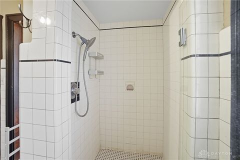 Tiny photo for 2002 N Fountain Boulevard, Springfield, OH 45504 (MLS # 945451)