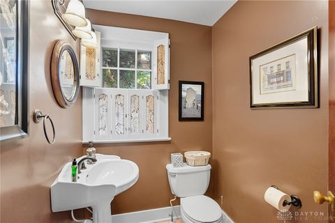 Tiny photo for 2002 N Fountain Boulevard, Springfield, OH 45504 (MLS # 945451)