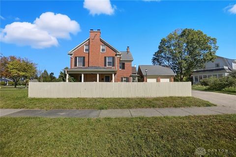 Tiny photo for 2002 N Fountain Boulevard, Springfield, OH 45504 (MLS # 945451)