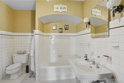 Tiny photo for 2002 N Fountain Boulevard, Springfield, OH 45504 (MLS # 945451)