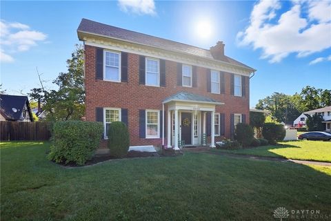 Tiny photo for 2002 N Fountain Boulevard, Springfield, OH 45504 (MLS # 945451)
