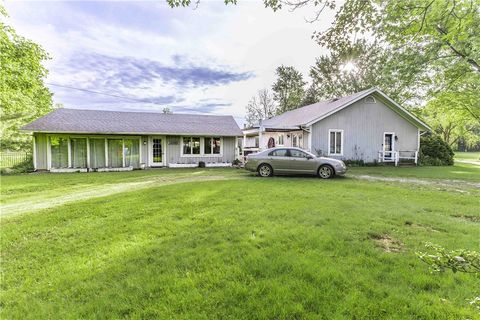 Photo of 1886 Hanes Road, Beavercreek, OH 45432 (MLS # 959433)