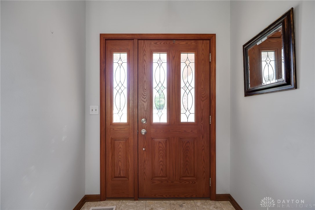 717 Walden Way, Dayton, Ohio image 7