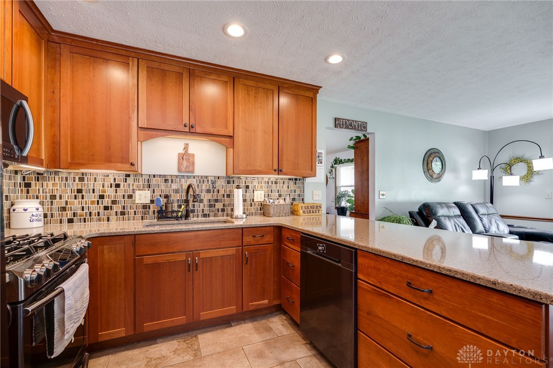 717 Walden Way, Dayton, Ohio image 26