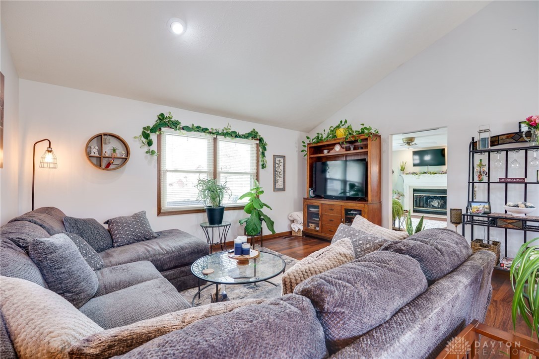 717 Walden Way, Dayton, Ohio image 9