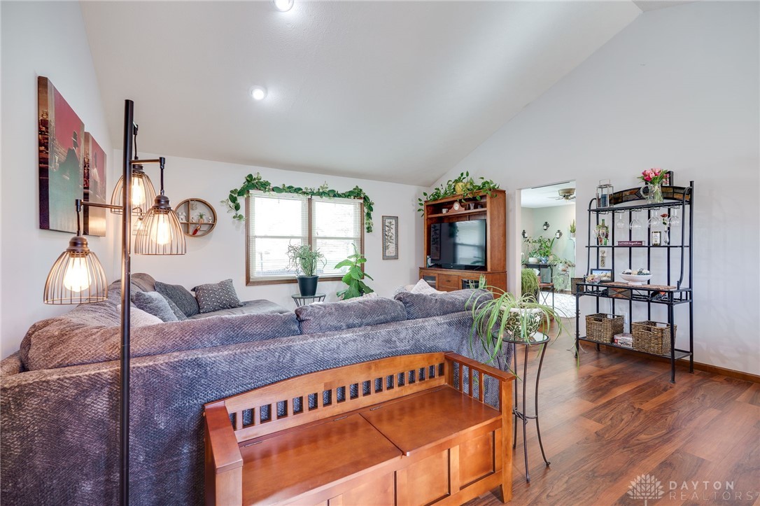 717 Walden Way, Dayton, Ohio image 8