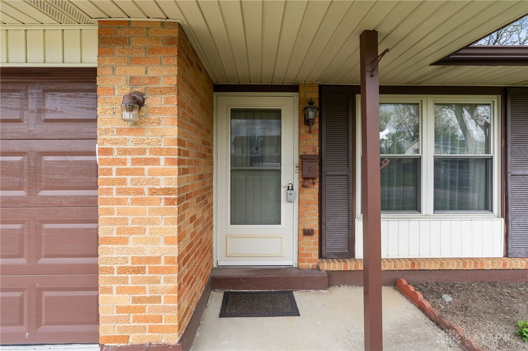 379 Chatham Drive, Fairborn, Ohio image 3