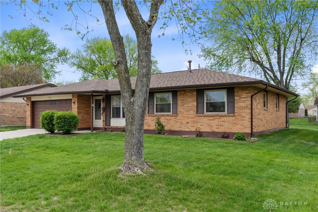 379 Chatham Drive, Fairborn, Ohio image 2