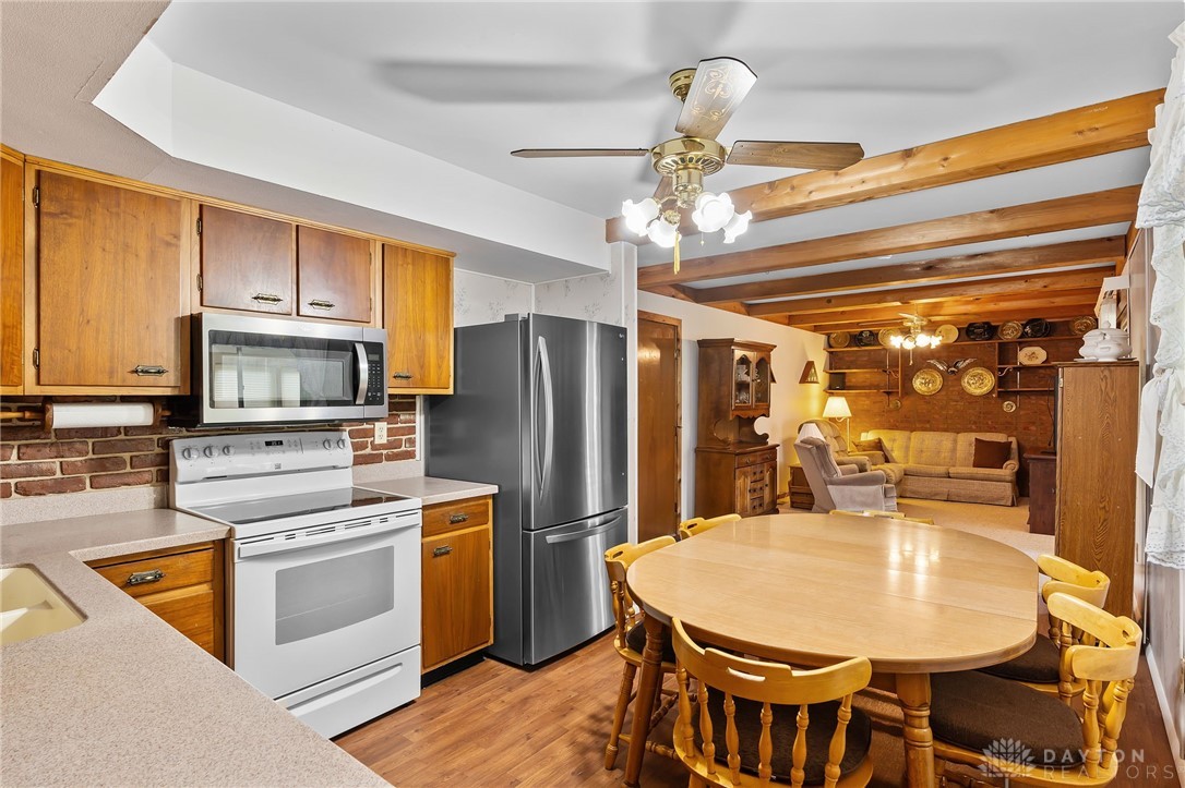 379 Chatham Drive, Fairborn, Ohio image 10