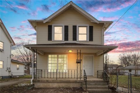 Photo of 707-709 Crawford Street, Middletown, OH 45044 (MLS # 952975)