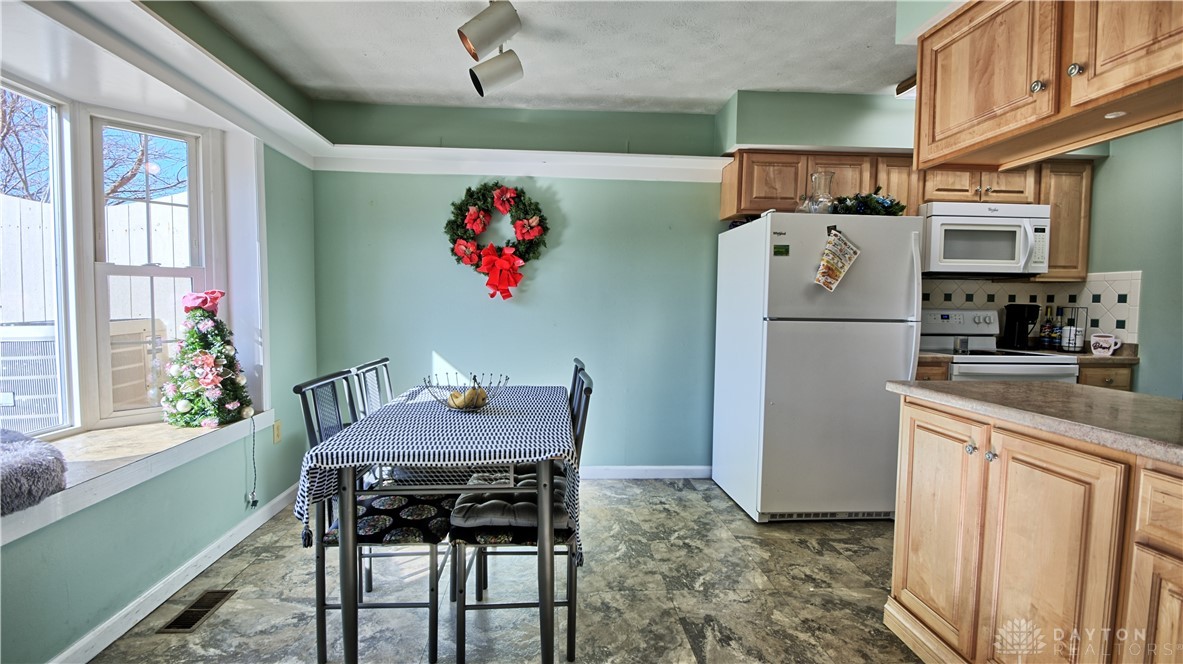 900 Manchester Drive, Greenville, Ohio image 10