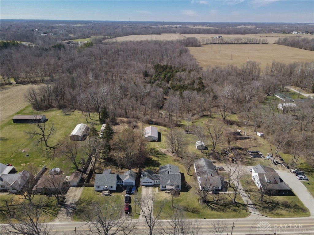 359 N Diamond Mill Road, New Lebanon, Ohio image 39