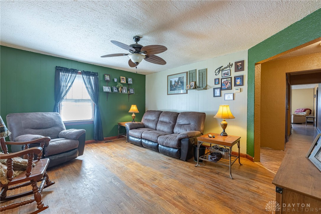 359 N Diamond Mill Road, New Lebanon, Ohio image 4
