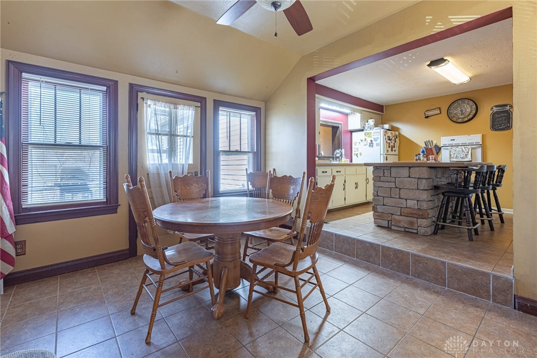 359 N Diamond Mill Road, New Lebanon, Ohio image 13