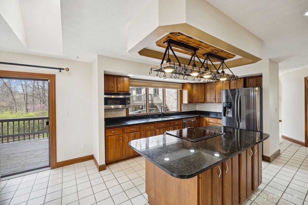 6831 Timberlands Drive, Dayton, Ohio image 12