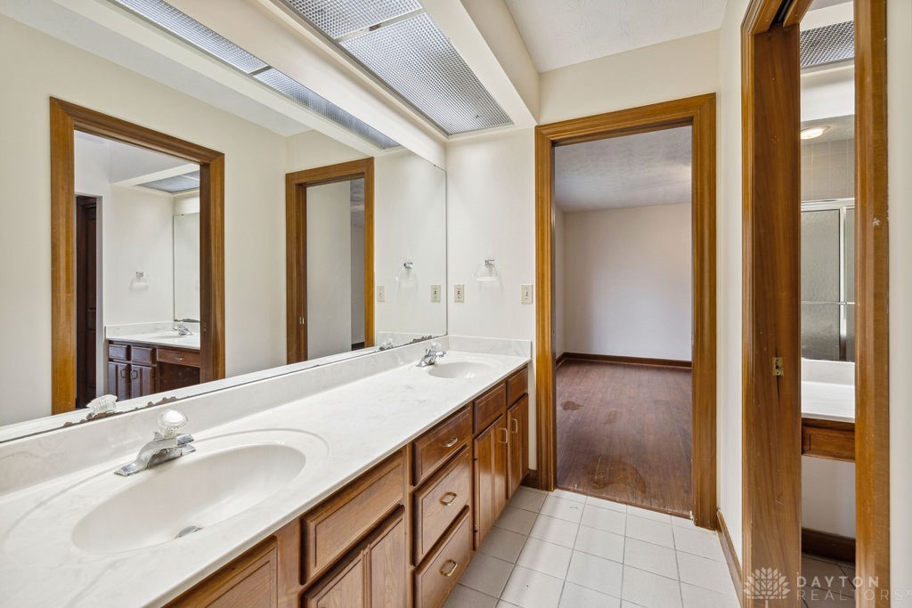 6831 Timberlands Drive, Dayton, Ohio image 31