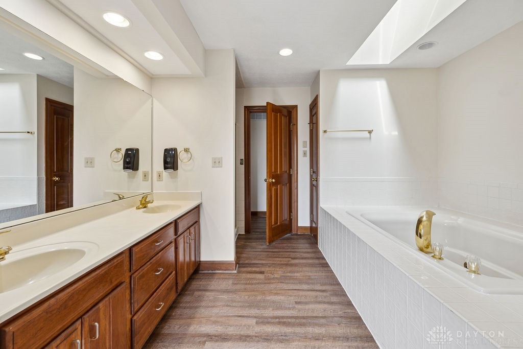 6831 Timberlands Drive, Dayton, Ohio image 39