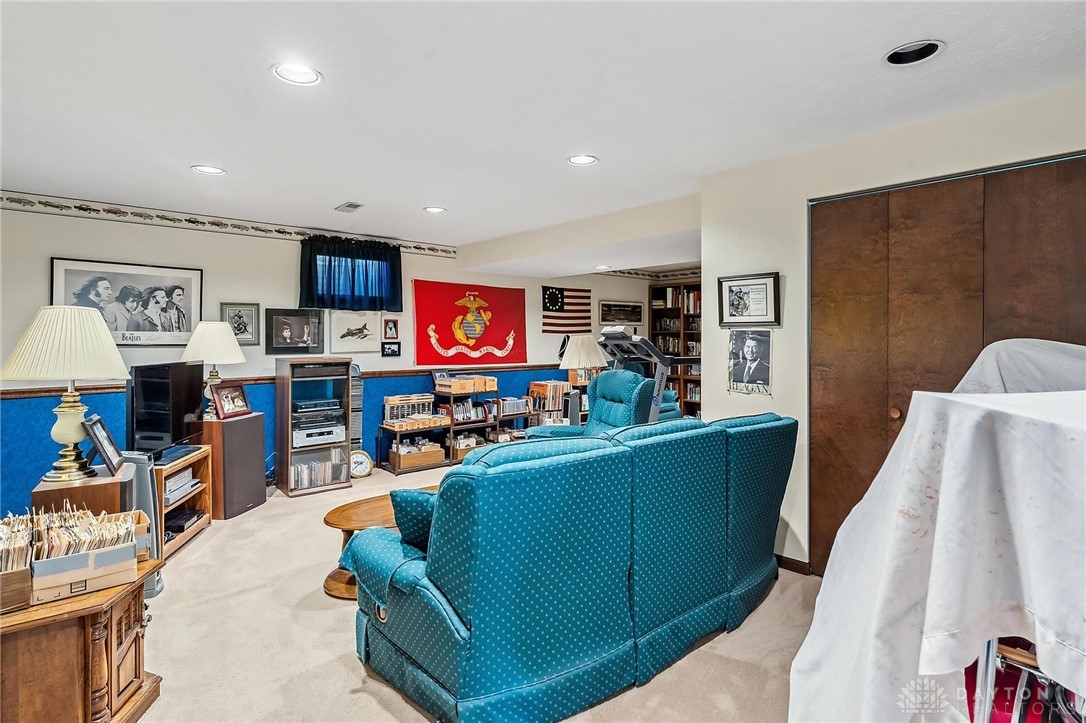 4077 Glenberry Circle, Bellbrook, Ohio image 36