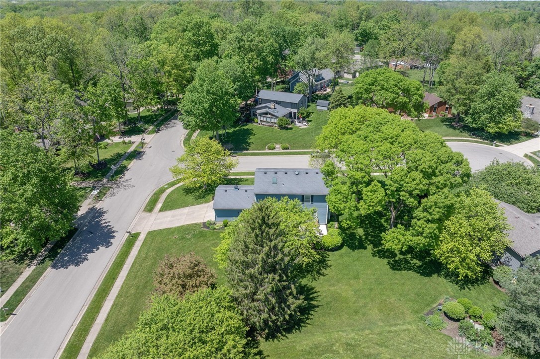 4077 Glenberry Circle, Bellbrook, Ohio image 43