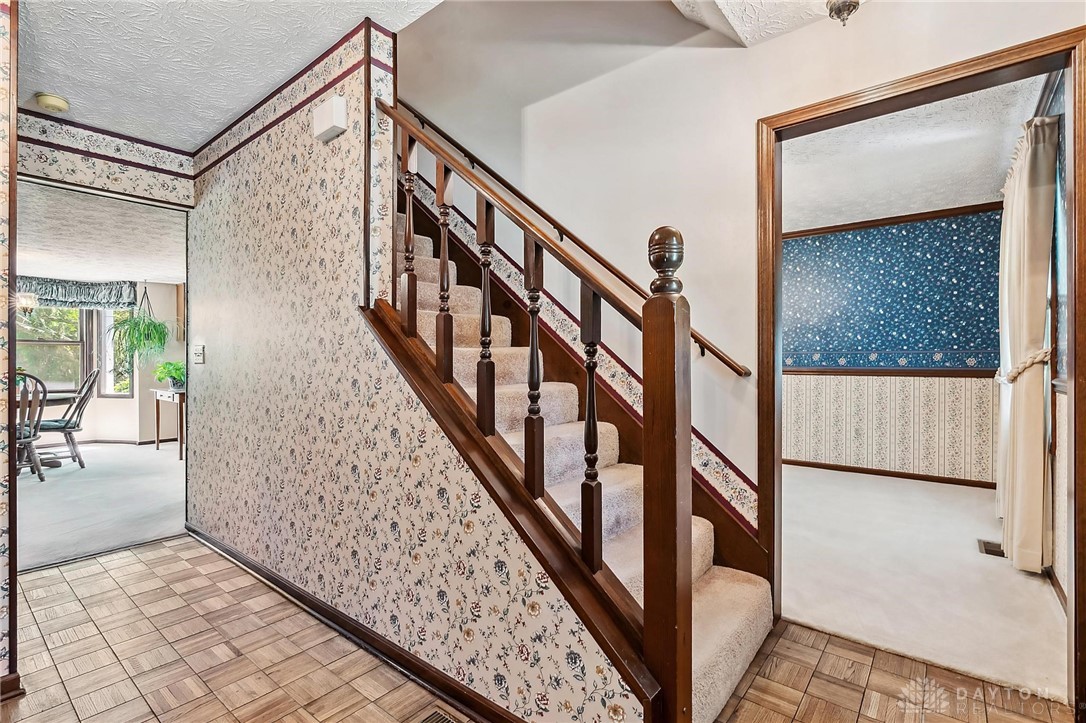 4077 Glenberry Circle, Bellbrook, Ohio image 24