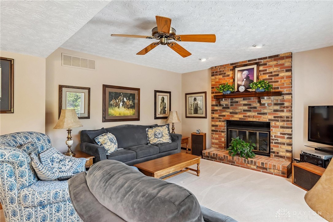4077 Glenberry Circle, Bellbrook, Ohio image 12