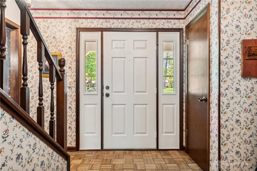 4077 Glenberry Circle, Bellbrook, Ohio image 10