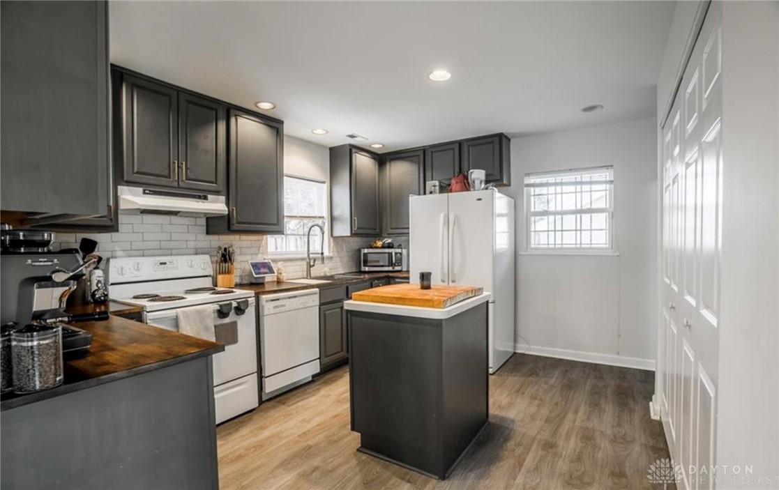 Dayton, Ohio 45402, United States, 3 Bedrooms Bedrooms, ,3 BathroomsBathrooms,Residential,Active,225364