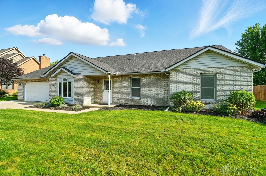 865 Copperfield Lane, Tipp City, Ohio image 2