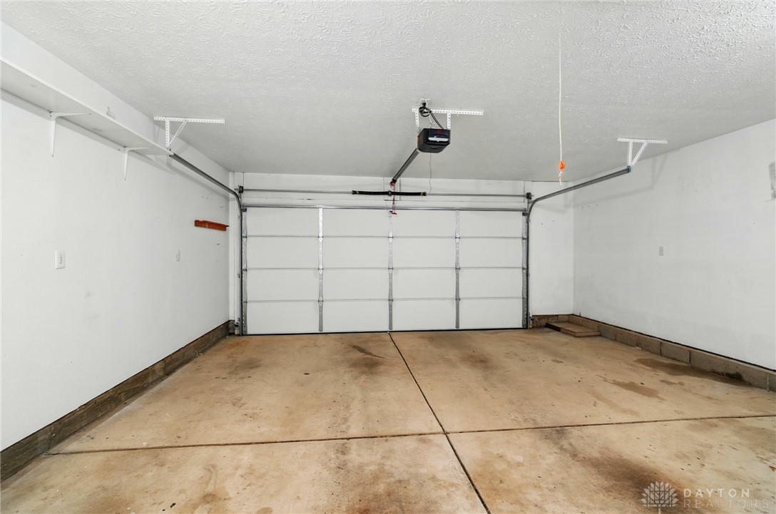 865 Copperfield Lane, Tipp City, Ohio image 39