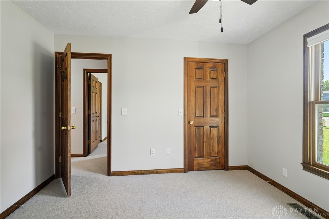 865 Copperfield Lane, Tipp City, Ohio image 34