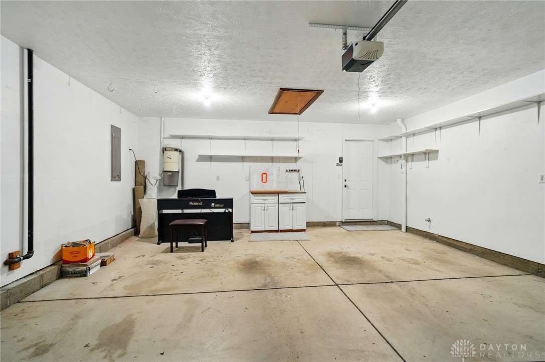 865 Copperfield Lane, Tipp City, Ohio image 40