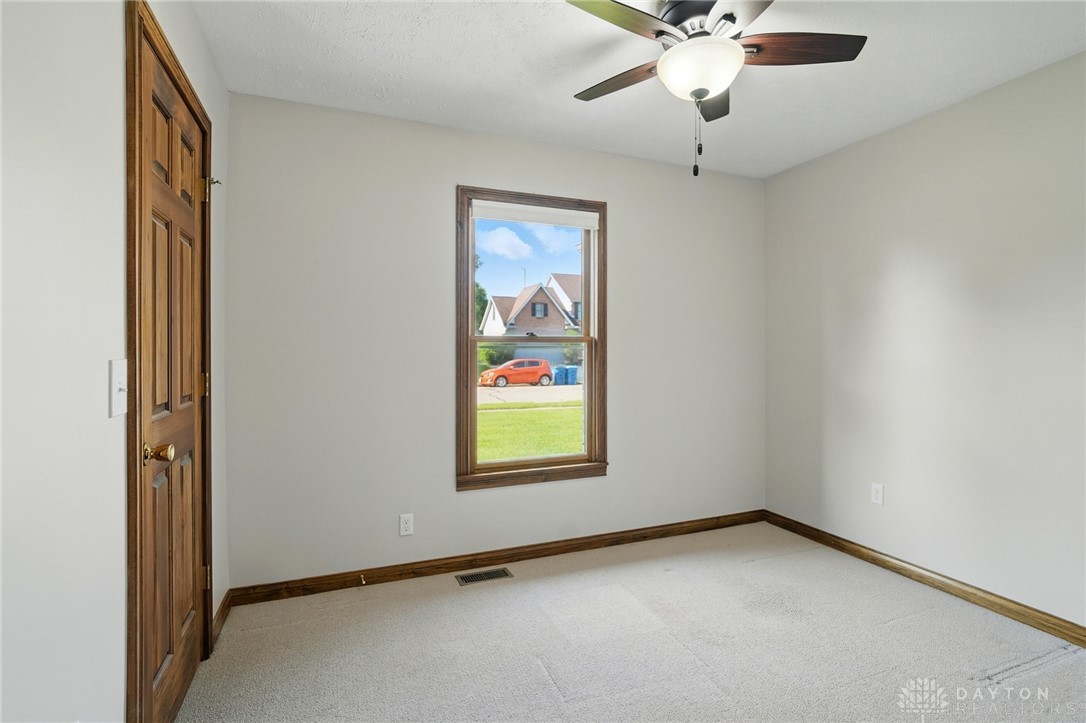 865 Copperfield Lane, Tipp City, Ohio image 33